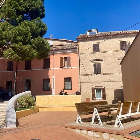 B&B Residenza Leonardo Falconara Marittima Dış mekan fotoğraf
