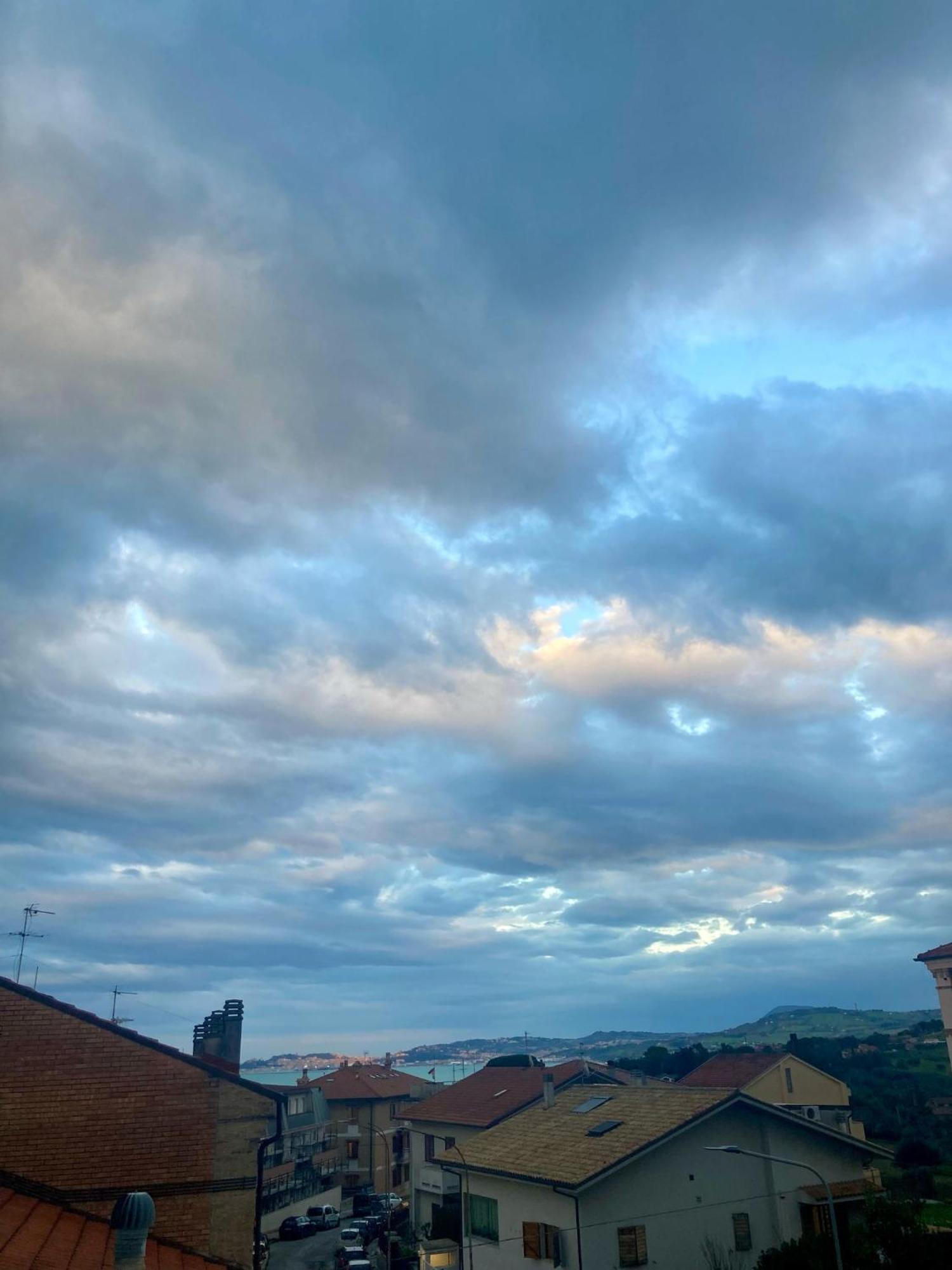B&B Residenza Leonardo Falconara Marittima Dış mekan fotoğraf