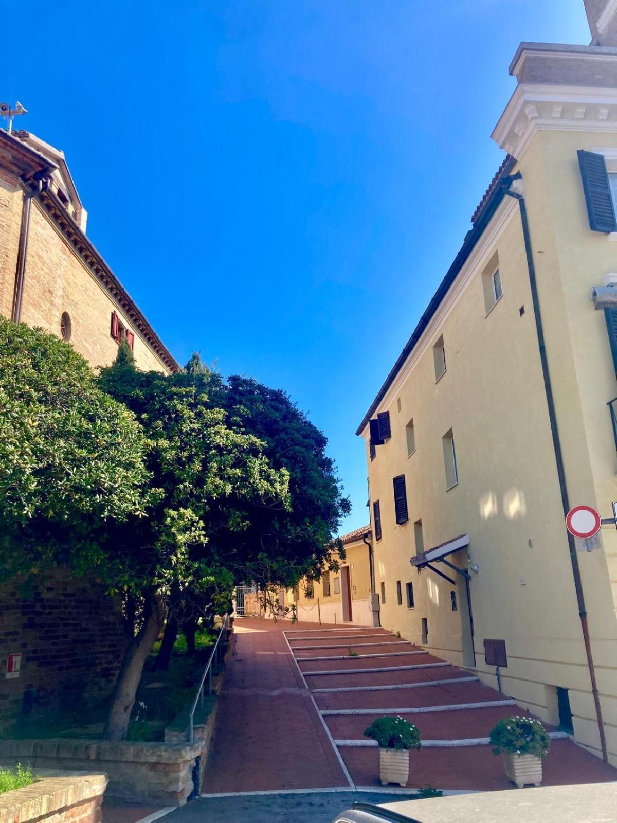 B&B Residenza Leonardo Falconara Marittima Dış mekan fotoğraf