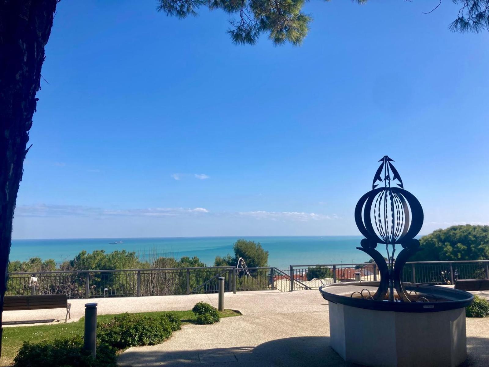 B&B Residenza Leonardo Falconara Marittima Dış mekan fotoğraf